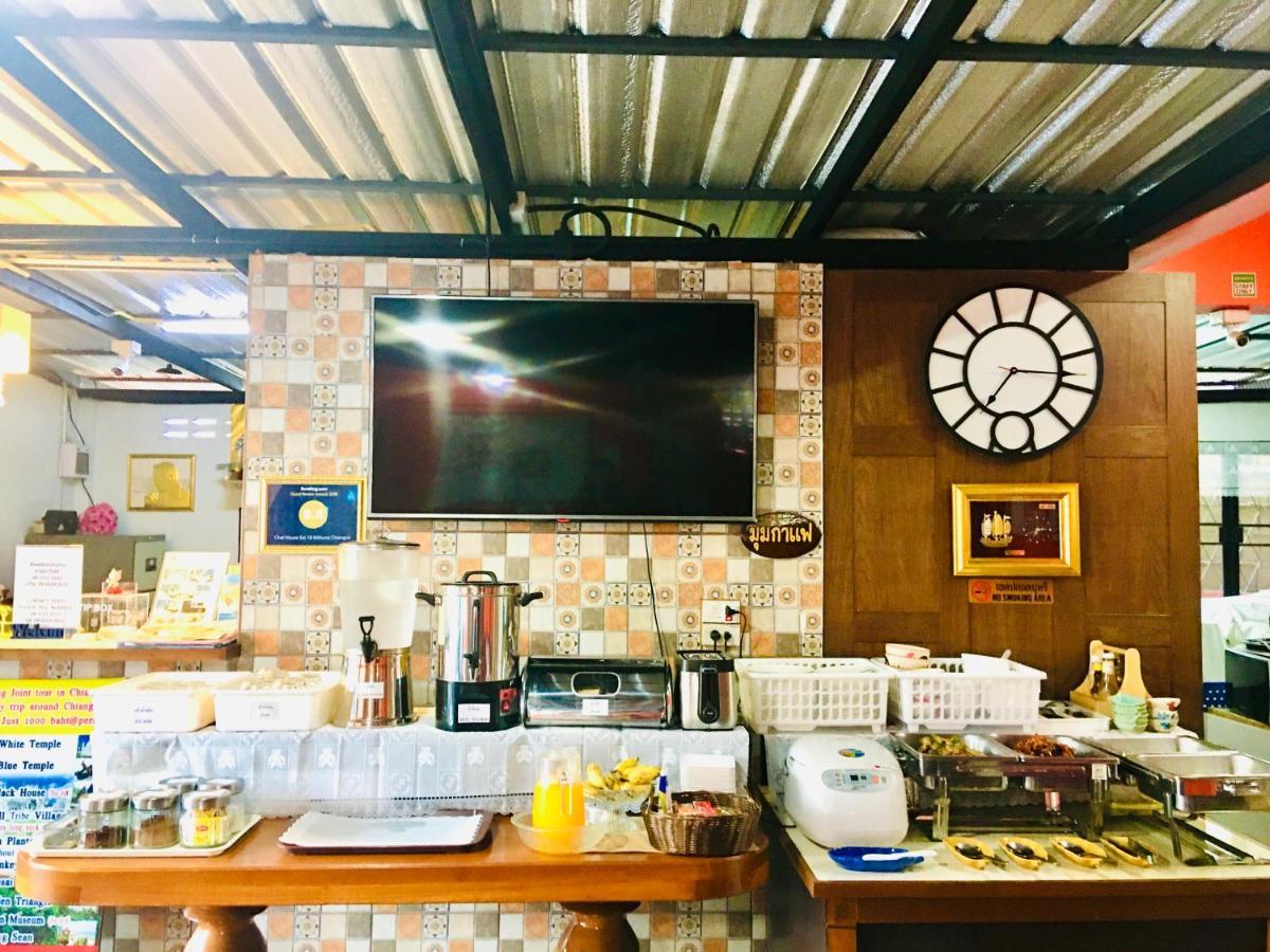 索伊18三月清莱旅馆酒店 外观 照片