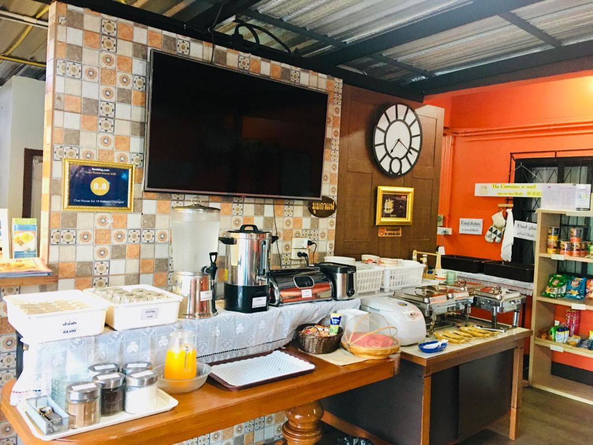 索伊18三月清莱旅馆酒店 外观 照片