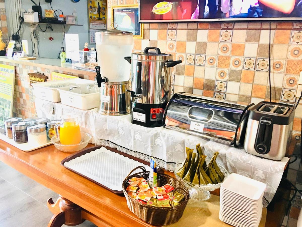 索伊18三月清莱旅馆酒店 外观 照片